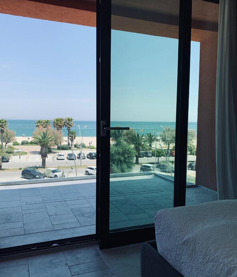 Piccola Maesta' Boutique Rooms Чивитанова Марке Екстериор снимка