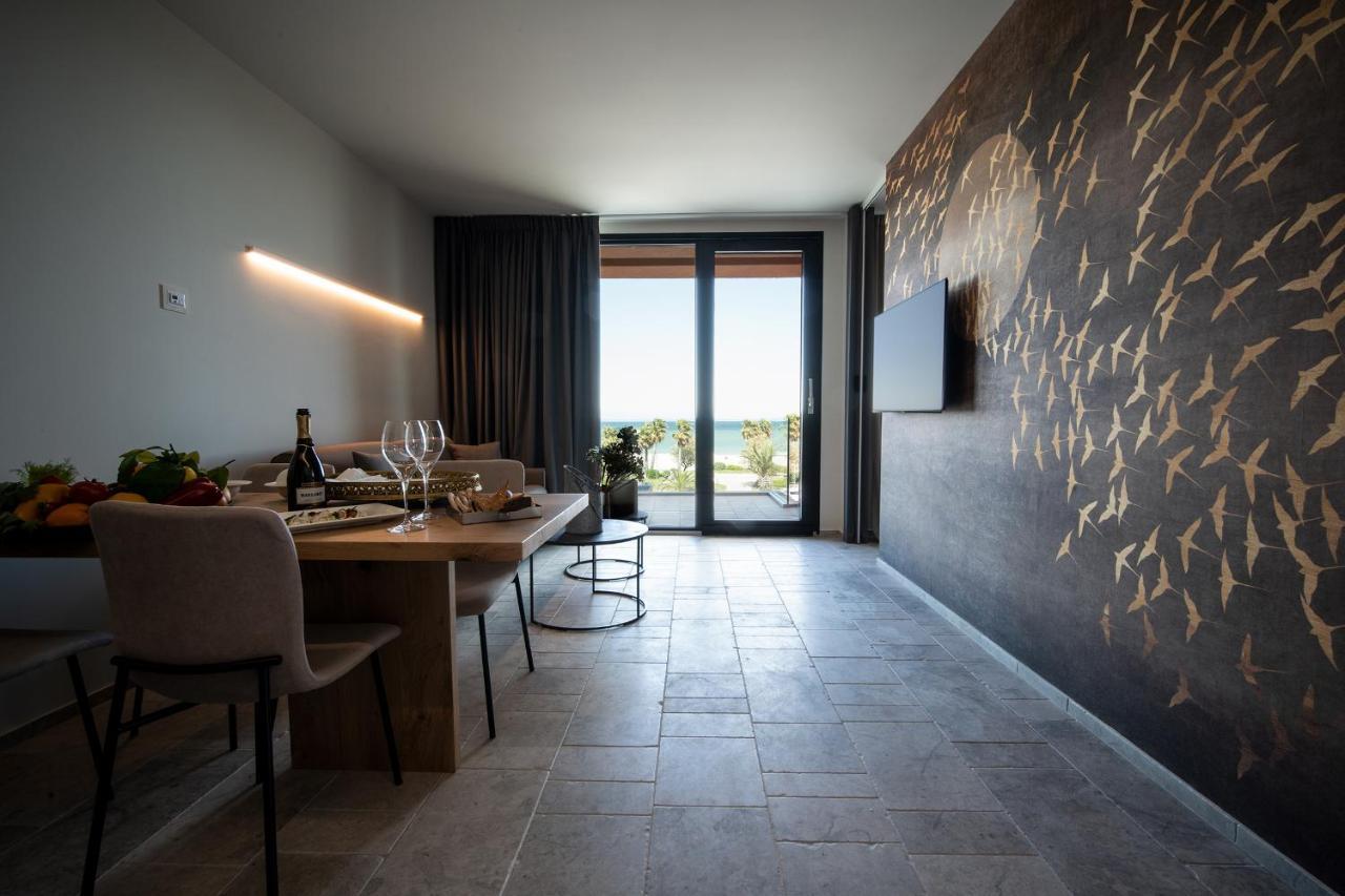 Piccola Maesta' Boutique Rooms Чивитанова Марке Екстериор снимка
