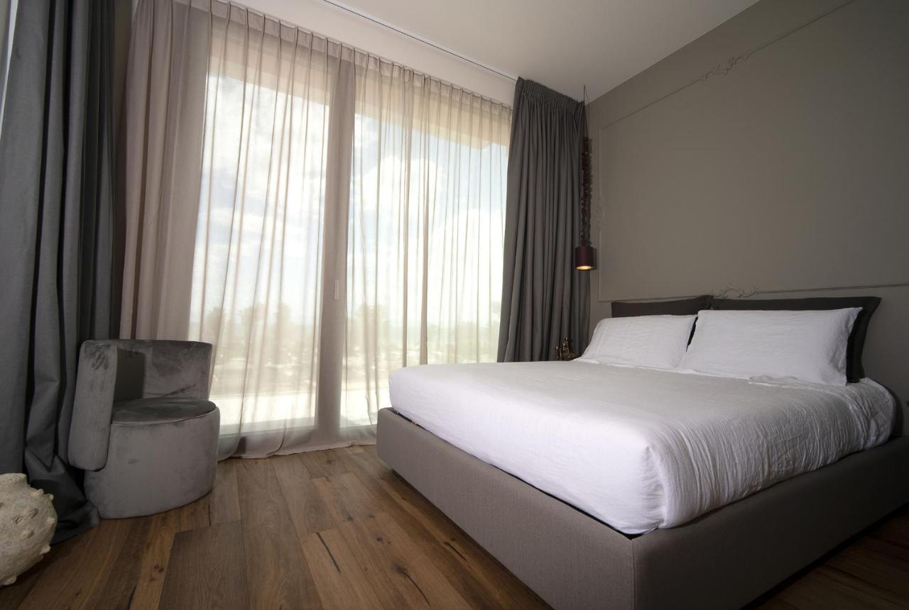 Piccola Maesta' Boutique Rooms Чивитанова Марке Екстериор снимка
