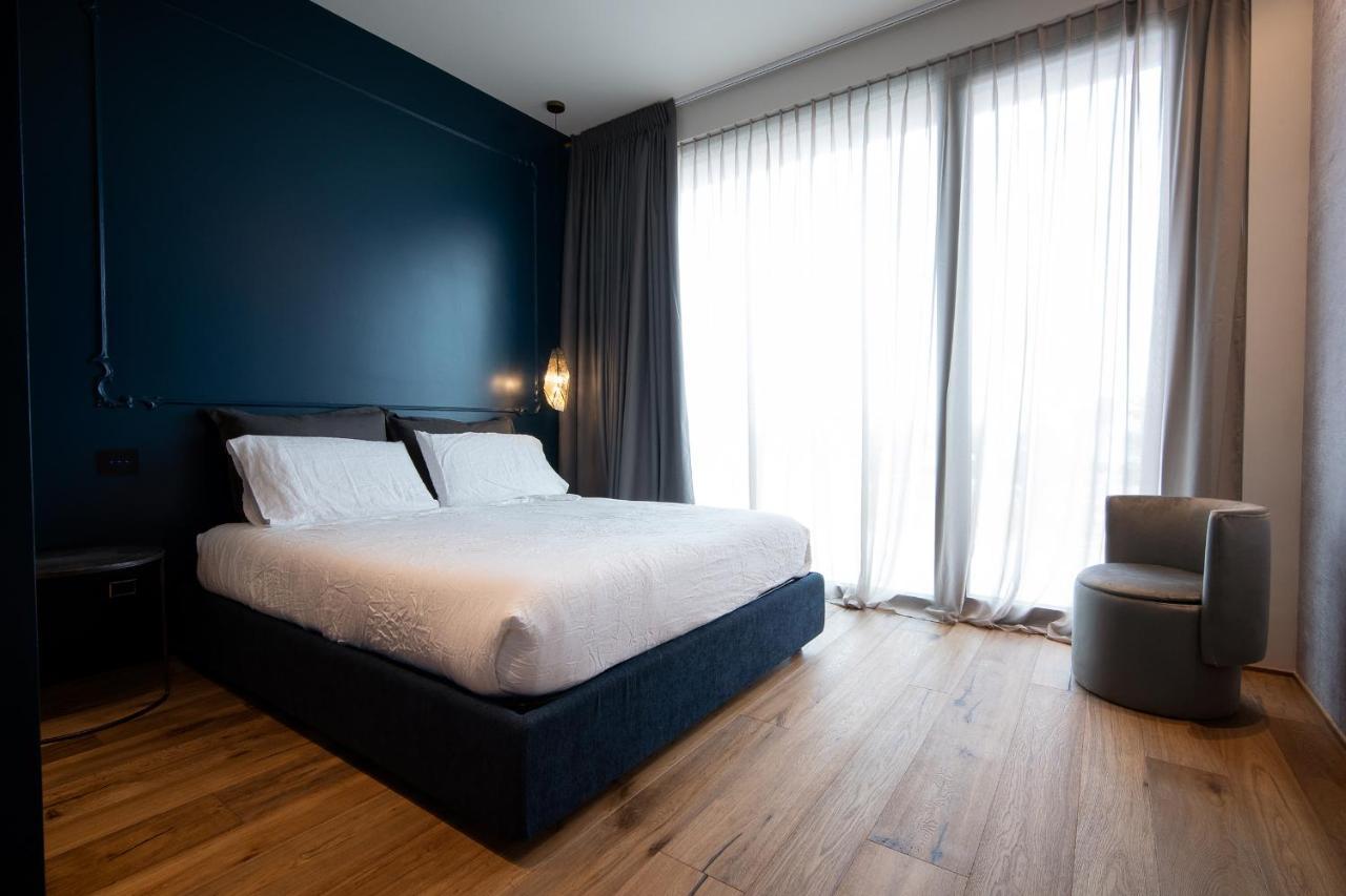 Piccola Maesta' Boutique Rooms Чивитанова Марке Екстериор снимка