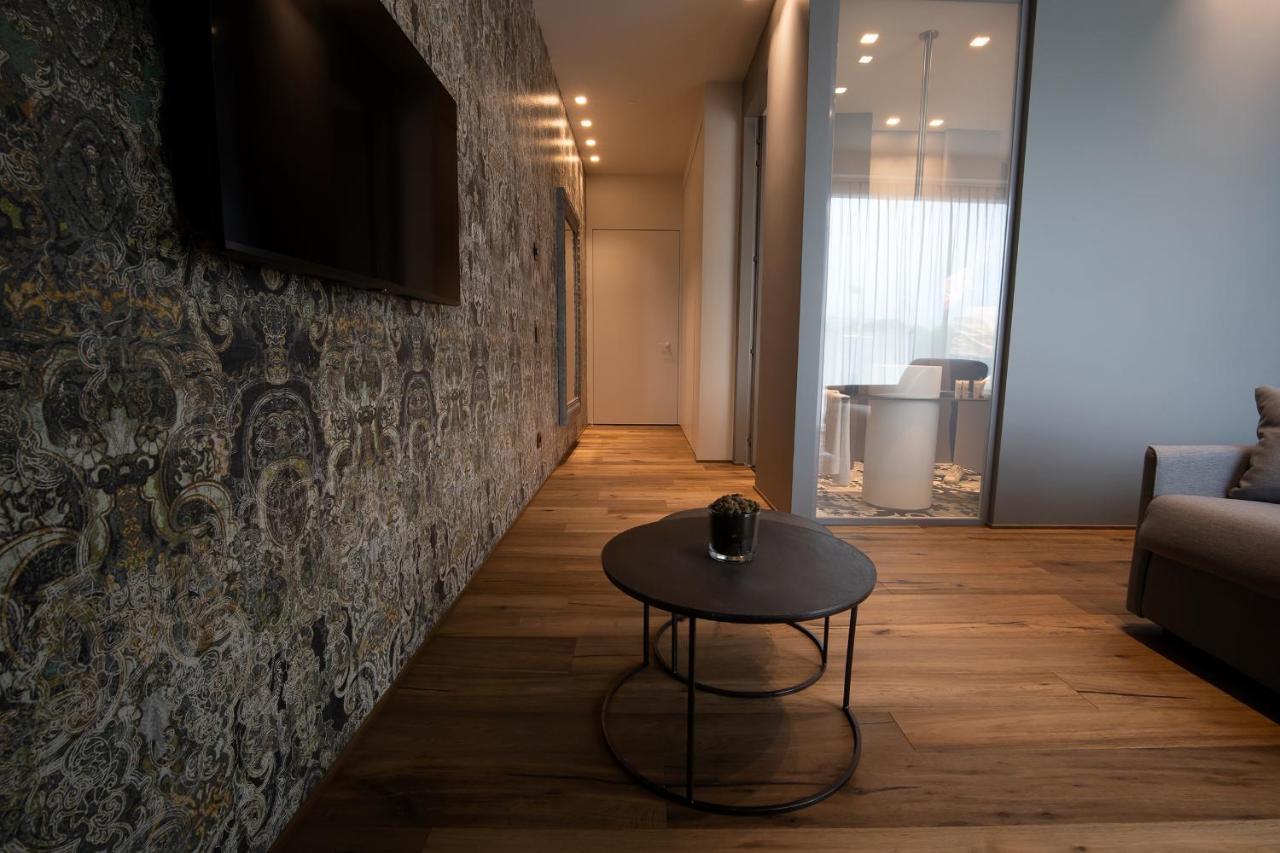 Piccola Maesta' Boutique Rooms Чивитанова Марке Екстериор снимка