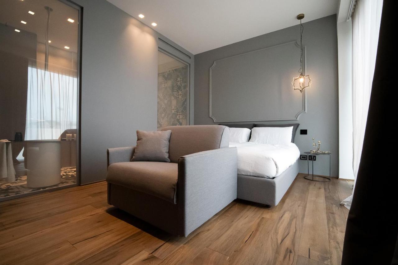 Piccola Maesta' Boutique Rooms Чивитанова Марке Екстериор снимка