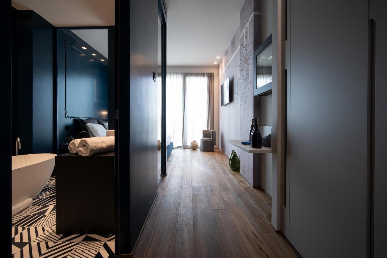 Piccola Maesta' Boutique Rooms Чивитанова Марке Екстериор снимка