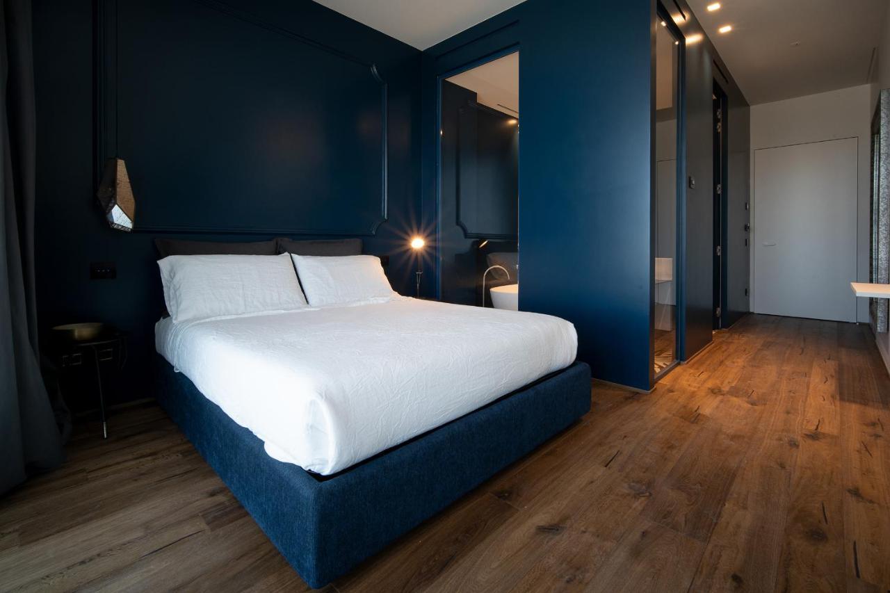 Piccola Maesta' Boutique Rooms Чивитанова Марке Екстериор снимка
