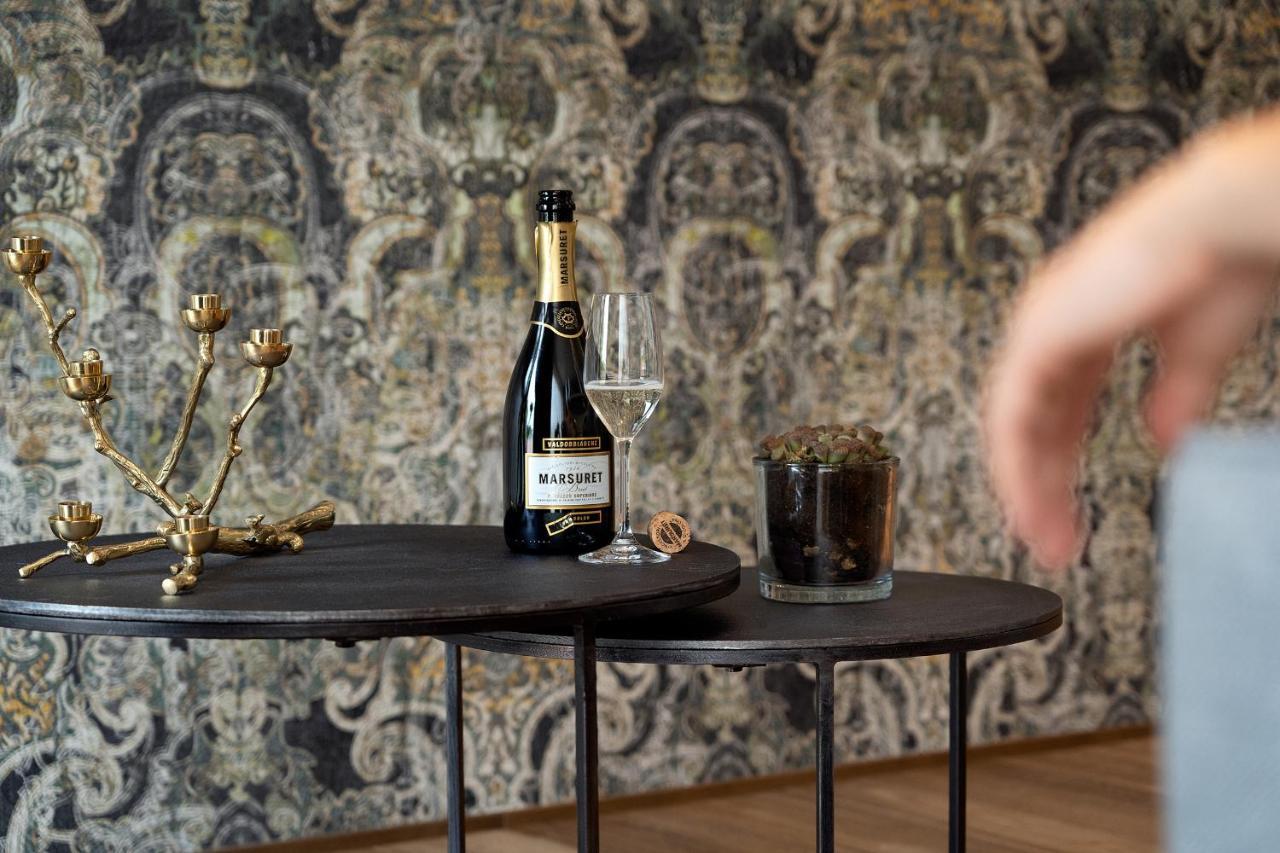 Piccola Maesta' Boutique Rooms Чивитанова Марке Екстериор снимка